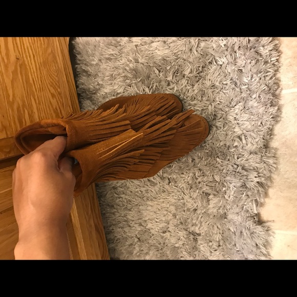 Minnetonka Size 7 women’s boots - Picture 3 of 6